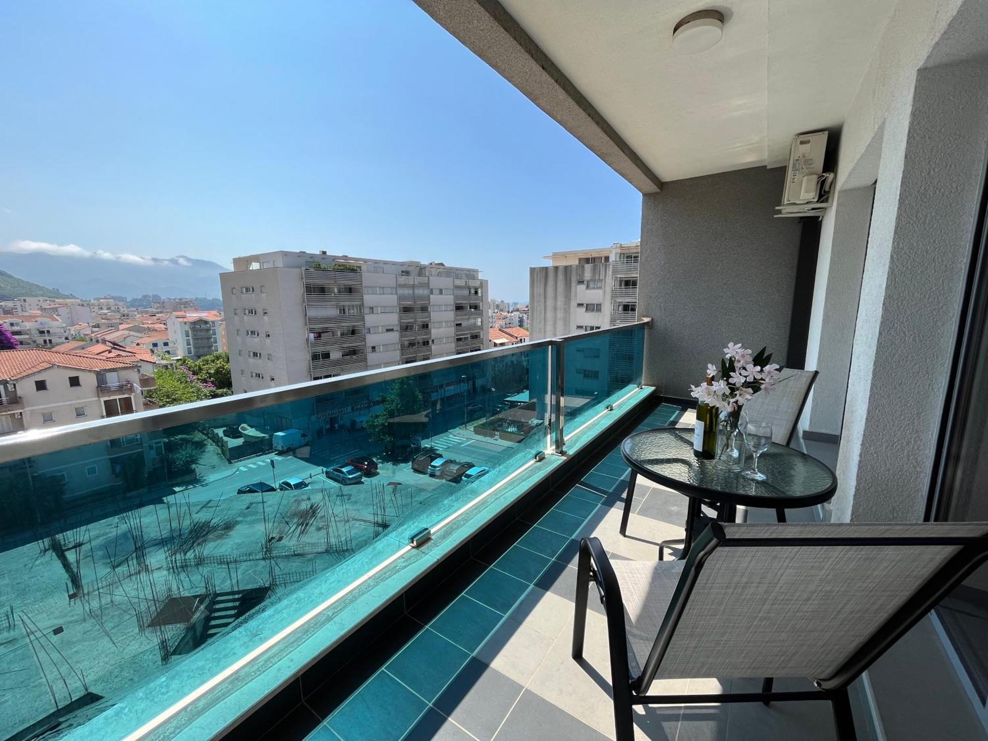 Mercury Apartman *